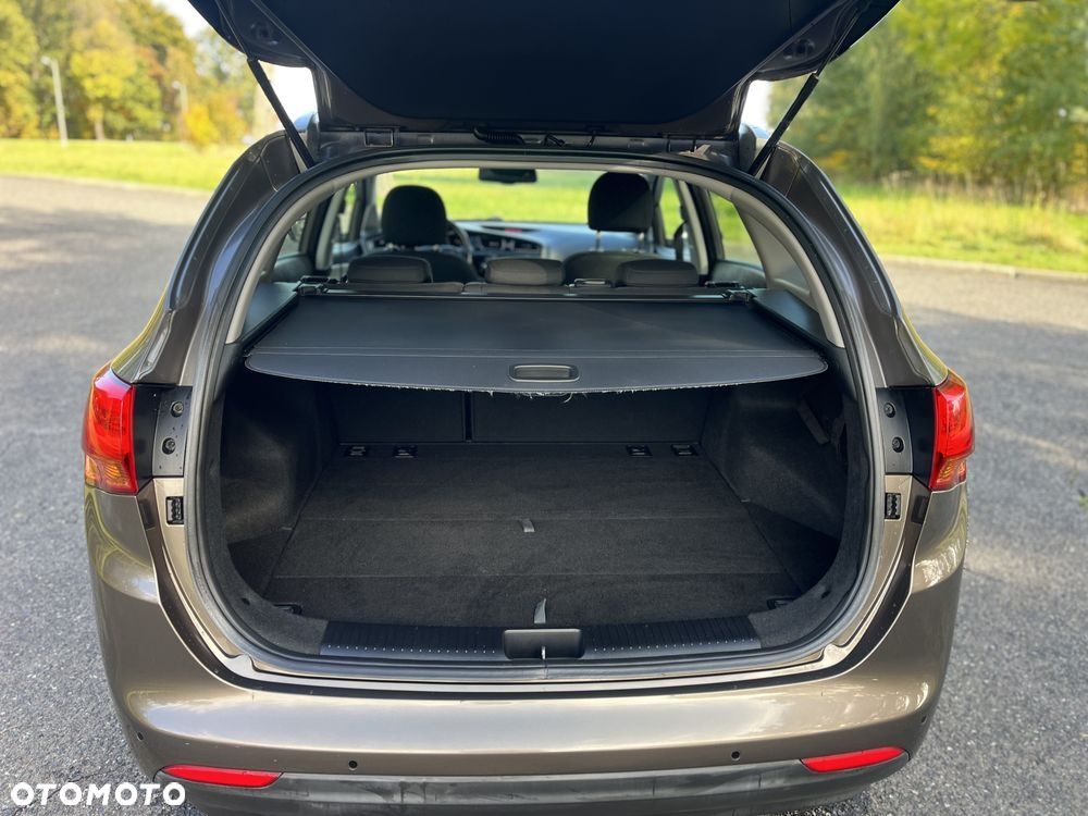 Kia Ceed 1.6 GDI ISG Spirit - 9