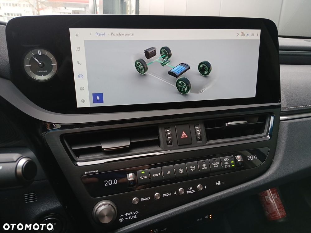 Lexus ES 300h Business Edition - 17