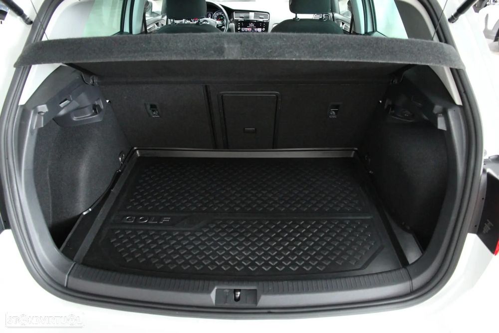 VW Golf 1.6 TDI R-Line DSG - 22