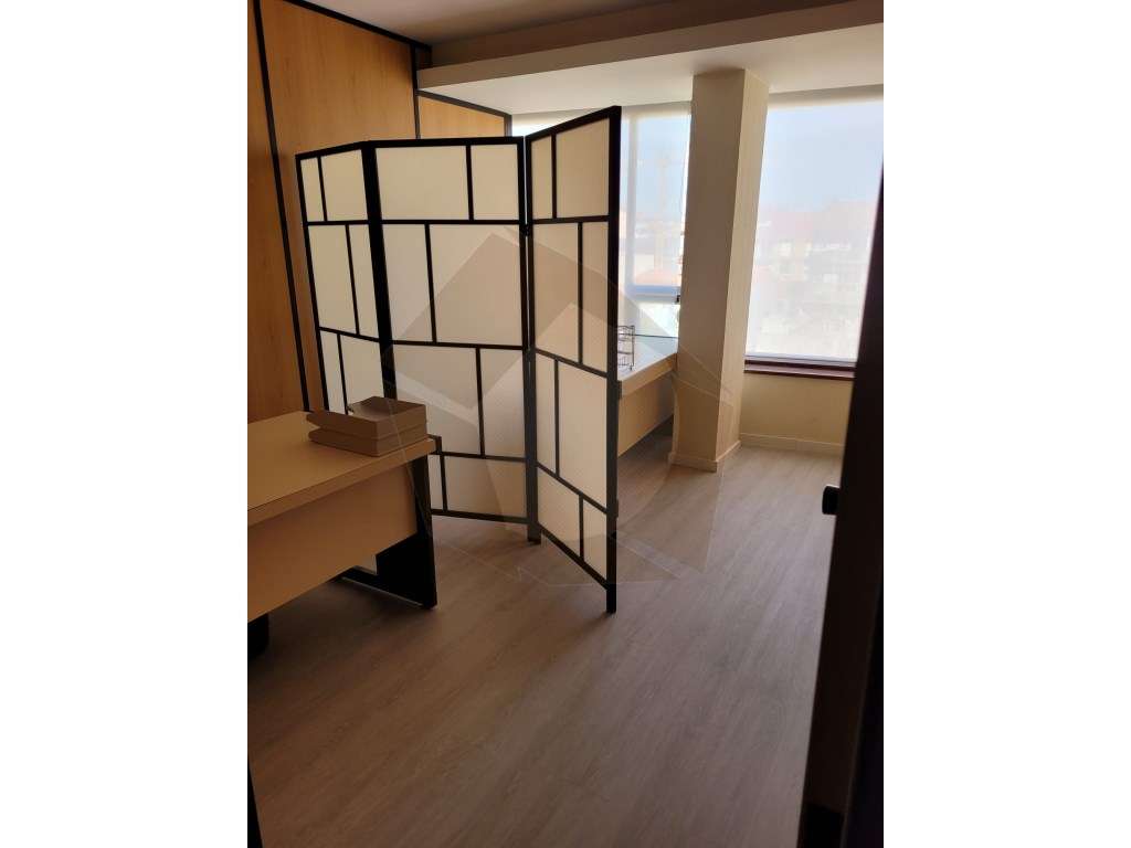 ESCRITÓRIO - PARANHOS (QUINTA DO COVELO) - Grande imagem: 4/10