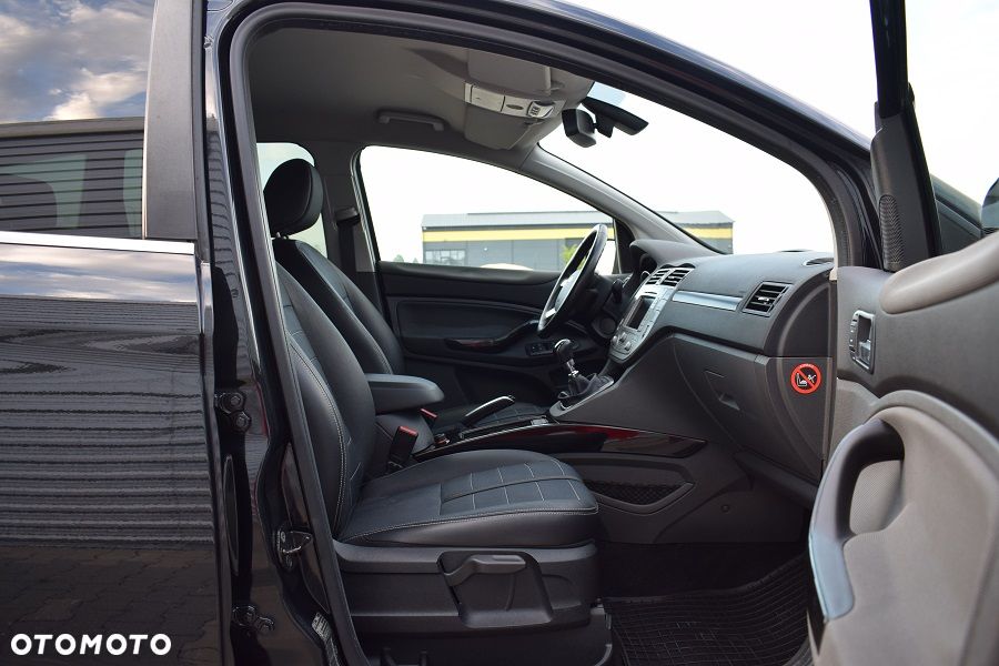 Ford Kuga 2.0 TDCi 2x4 Titanium - 14