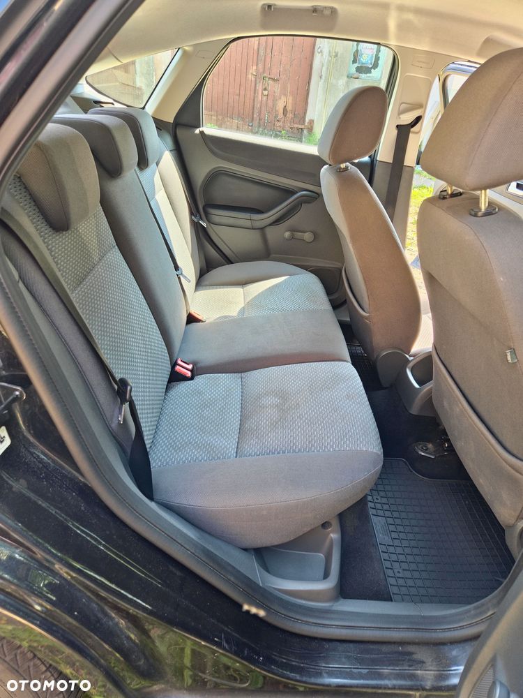Ford Focus 1.6 Ambiente - 9