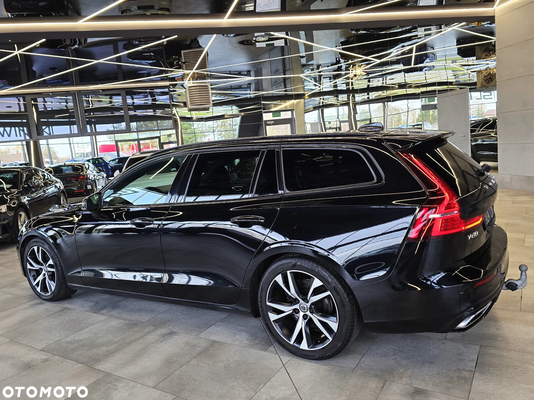 Volvo V60 D4 AWD Geartronic R-Design - 5