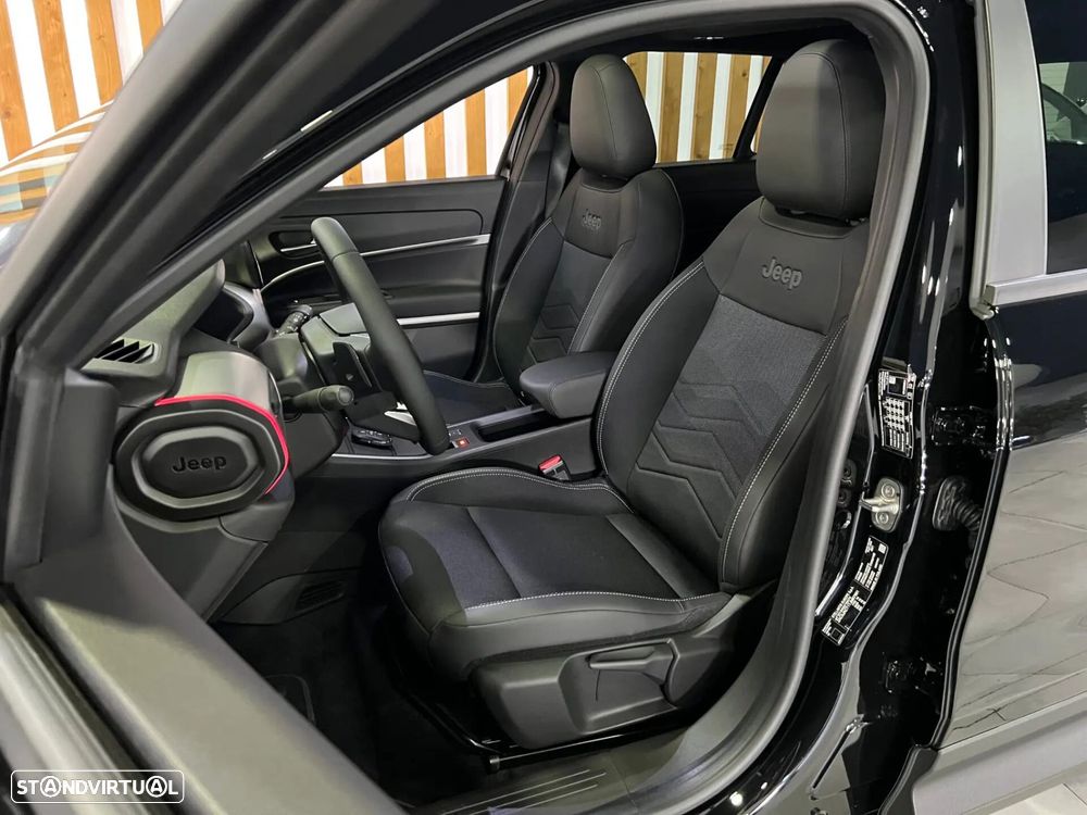 Jeep Avenger 1.2 e-Hybrid Summit DCT - 16