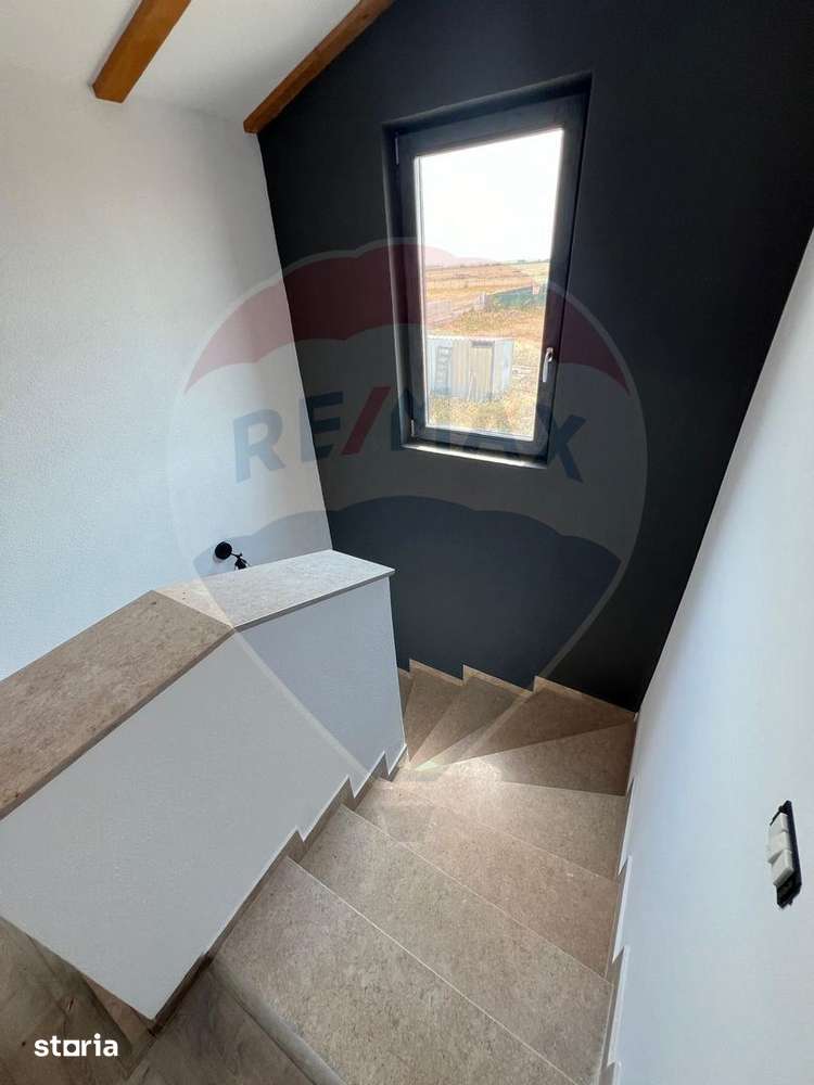 Casă / Vilă 5 camere în zona Nord - Imagine principală: 4/12