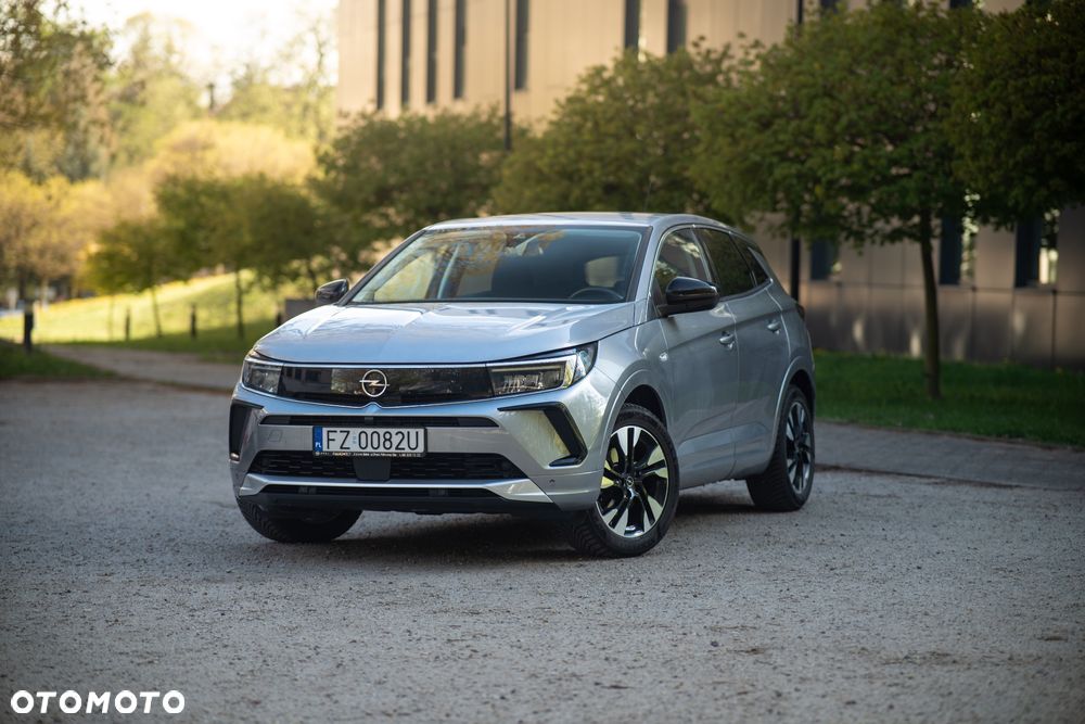 Opel Grandland X 1.2 Start/Stop Automatik Business Elegance - 2