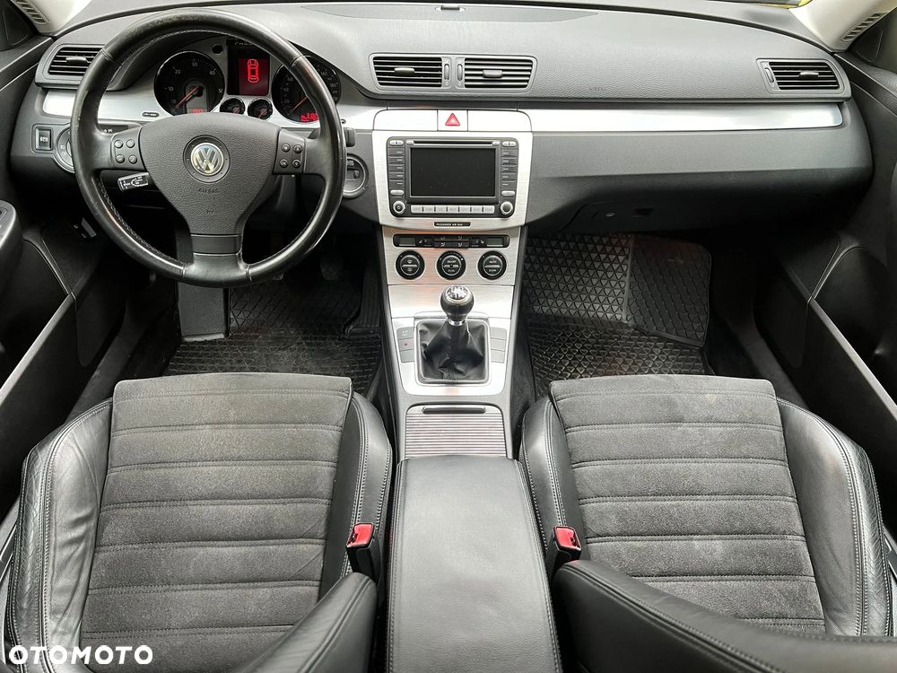 Volkswagen Passat 2.0 TDI 4Mot Highline - 9