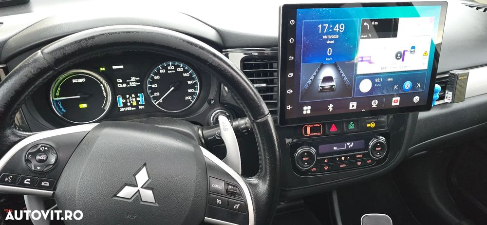 Mitsubishi Outlander - 8