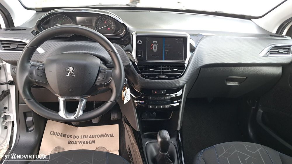 Peugeot 2008 1.5 BlueHDi Signature - 20