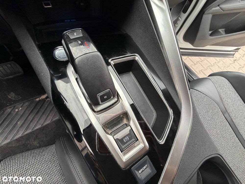 Peugeot 3008 PureTech 130 Stop & Start GPF EAT8 Allure - 20