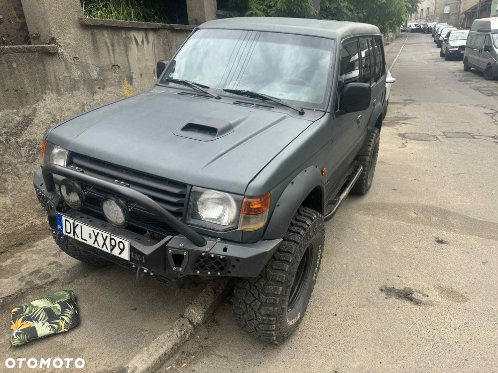 Mitsubishi Pajero - 2