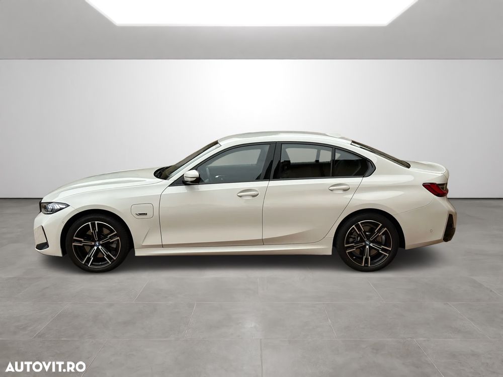 BMW Seria 3 320e Aut. M Sport - 30