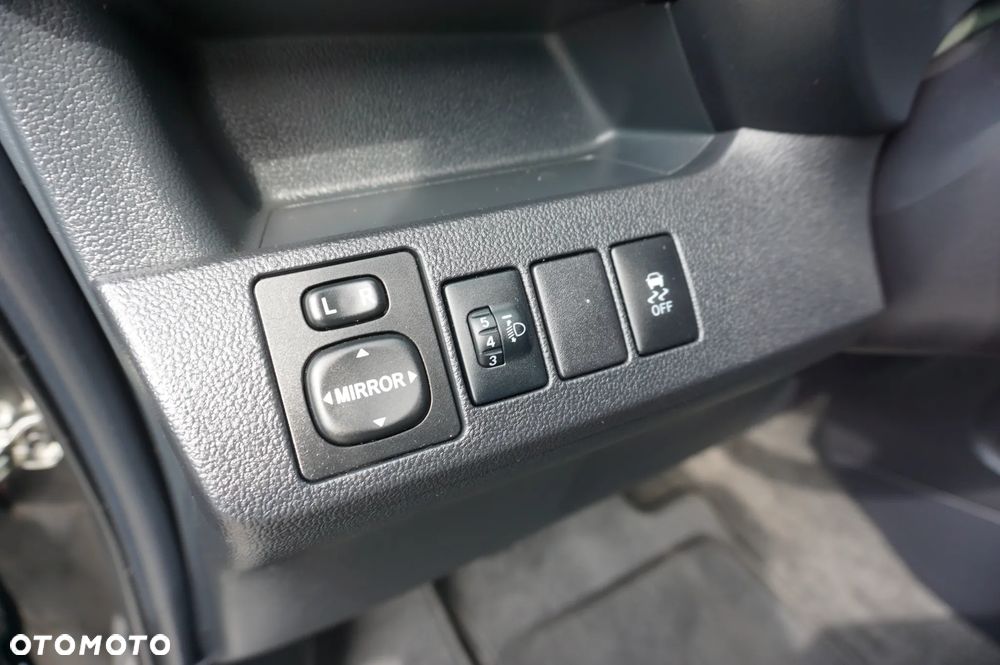 Toyota Verso S 1.33 VVT-i - 36