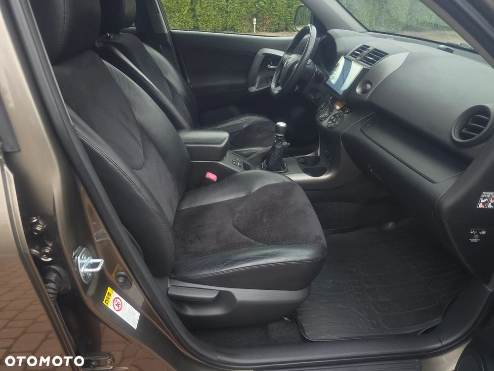 Toyota RAV4 2.0 VVT-i Premium - 19