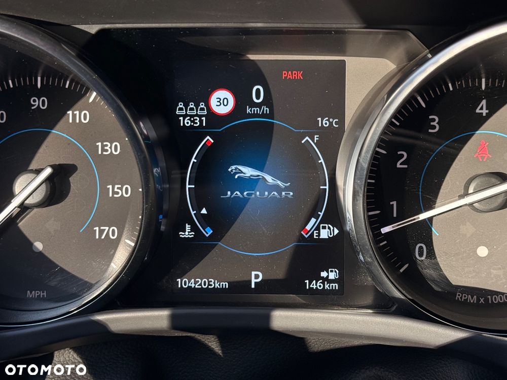Jaguar F-Pace 25t AWD Prestige - 9