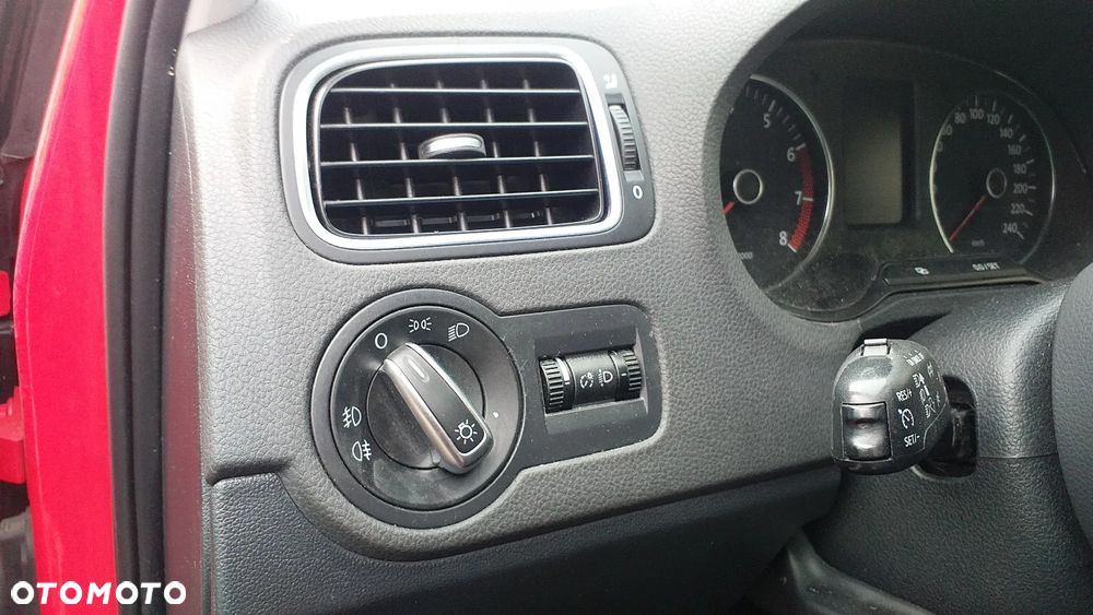 Na części Polo V 6R 1.4 benzyna silnik CGG skrzynia LVE lak. LP3G zderzak maska drzwi błotnik szyba fotele kanapa deska lampa - 5