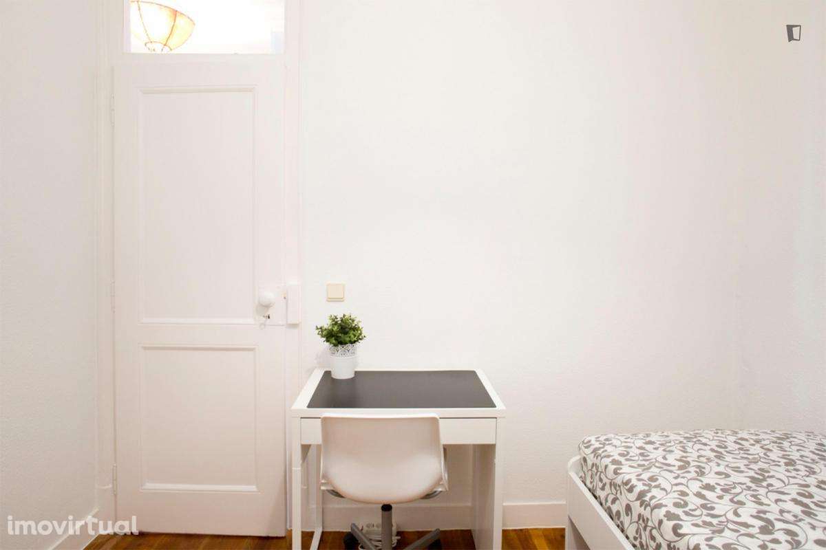 Quarto - localizado em Arroios Lisbon - Grande imagem: 3/10