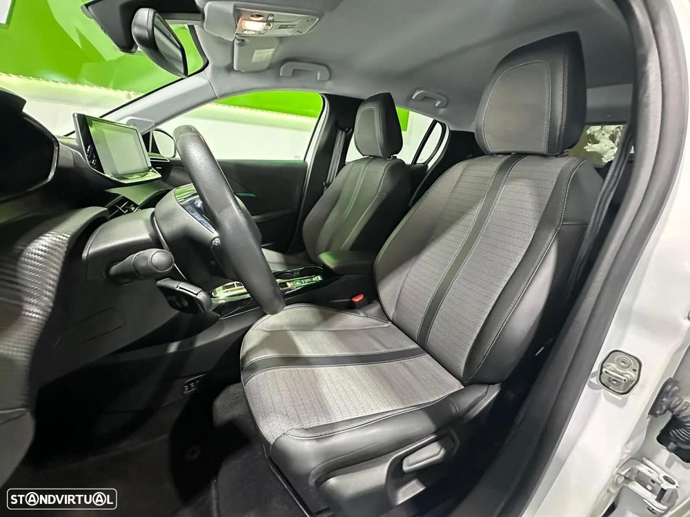 Peugeot e-208 - 25