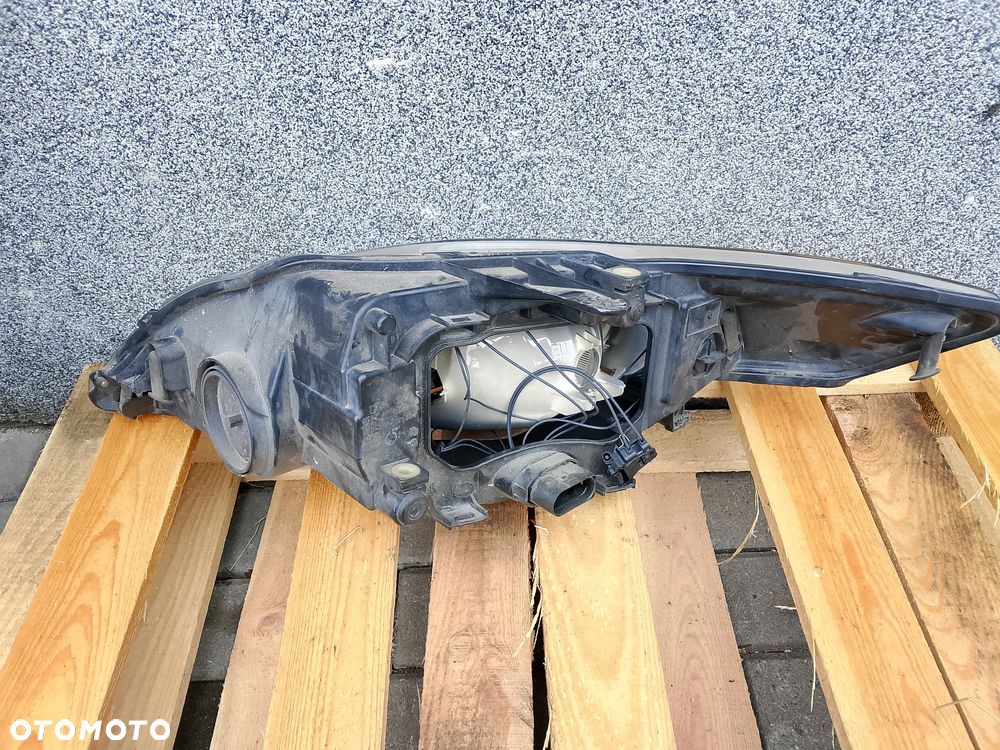 Lampa prawa przednia Ford Mondeo Europa - 2