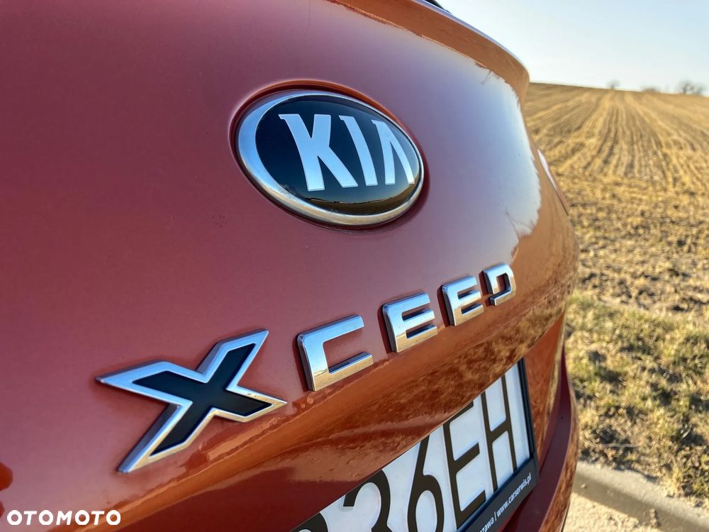 Kia XCeed 1.5 T-GDI Business Line DCT - 13