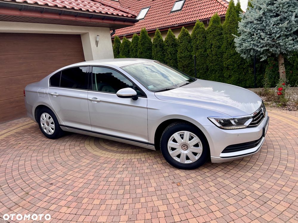Volkswagen Passat - 16