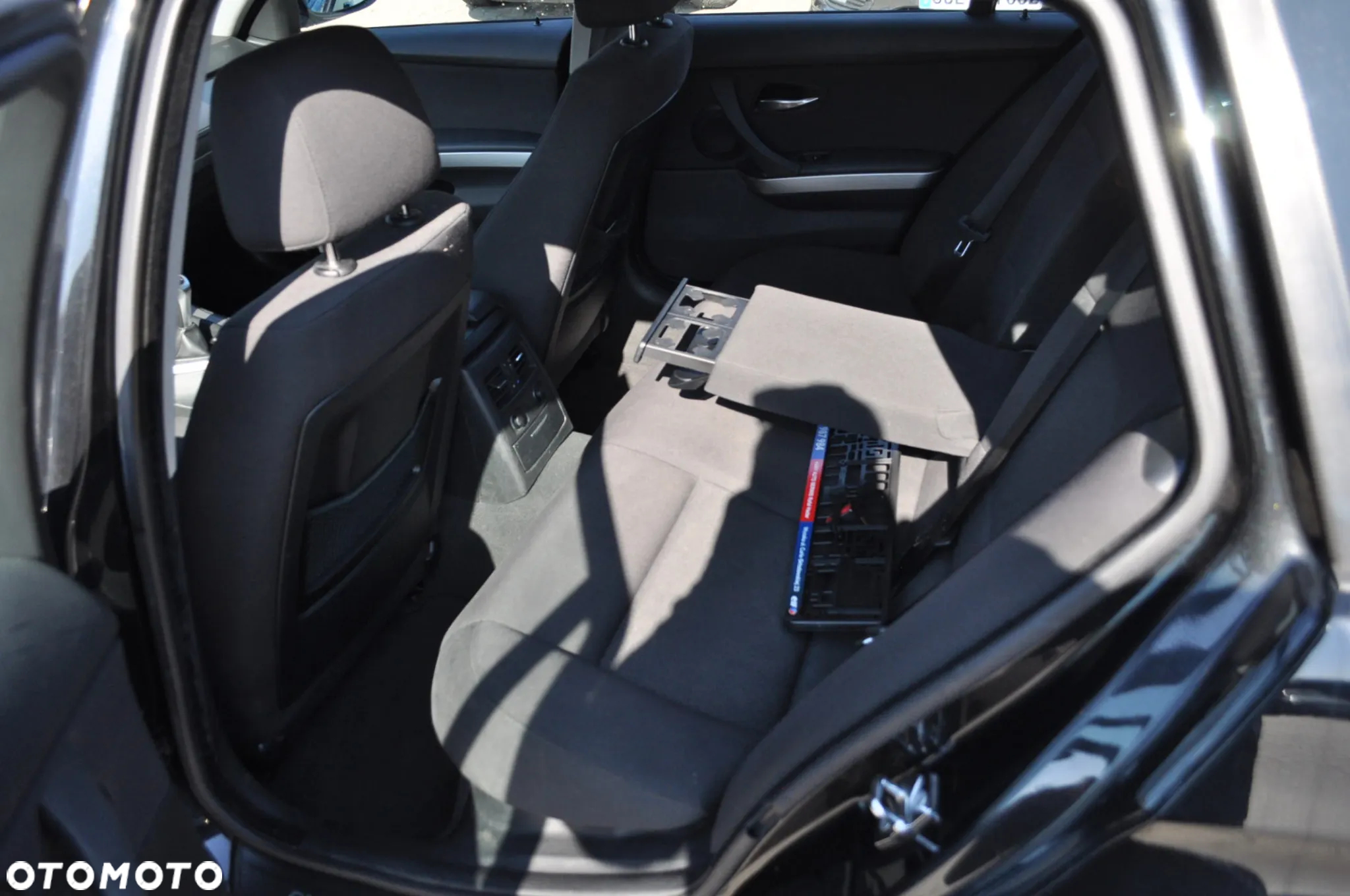 BMW Seria 3 318i Touring - 10