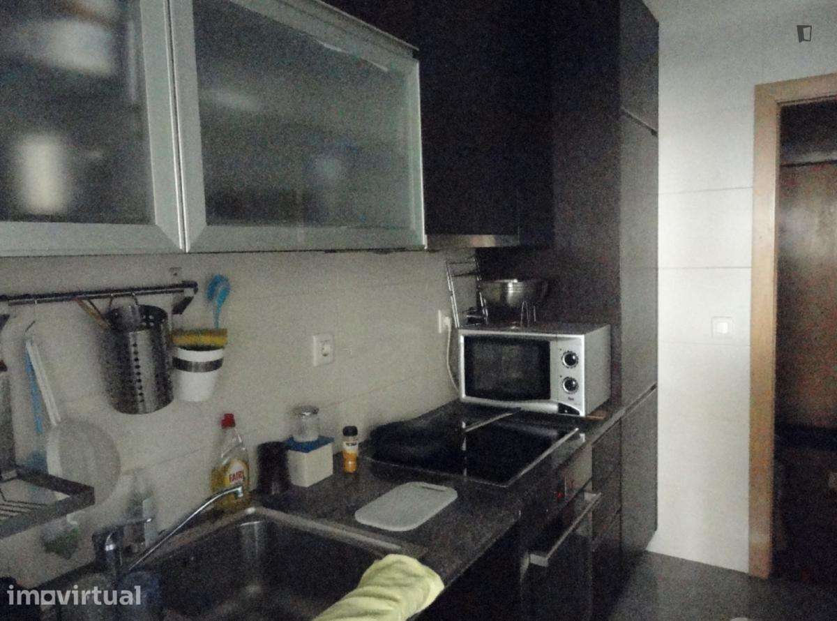 Quarto - localizado em Paranhos Porto - Grande imagem: 4/7