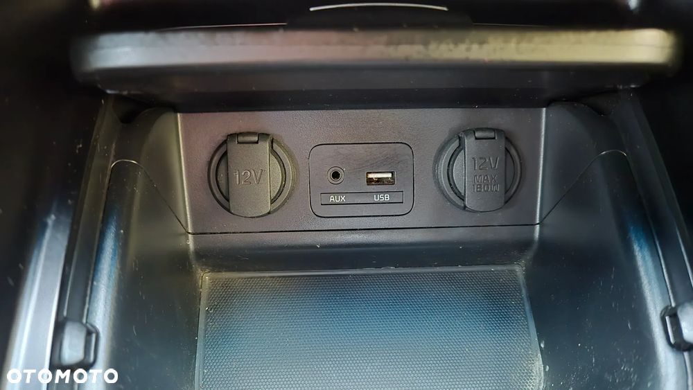 Kia Carens 1.6 GDI Dream Team Edition - 26