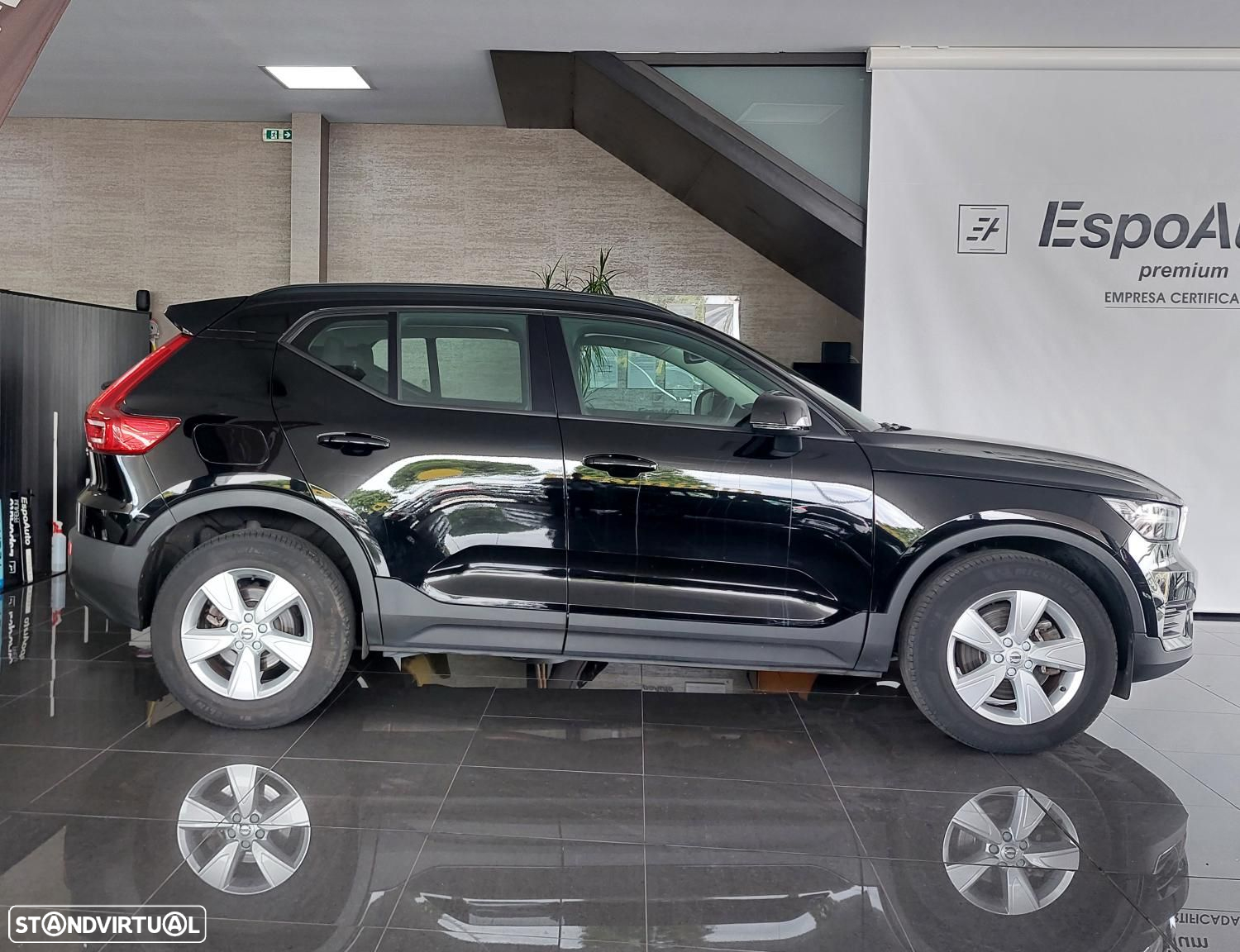 Volvo XC 40 1.5 T2 Momentum - 5