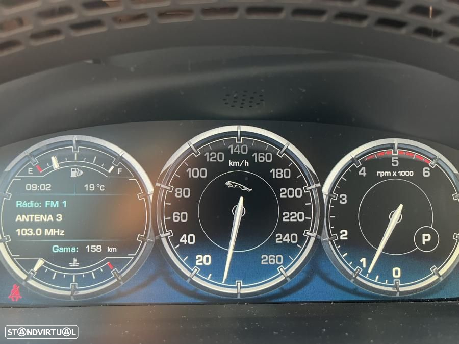 Jaguar XJ 3.0 D V6 Premium Luxury - 34