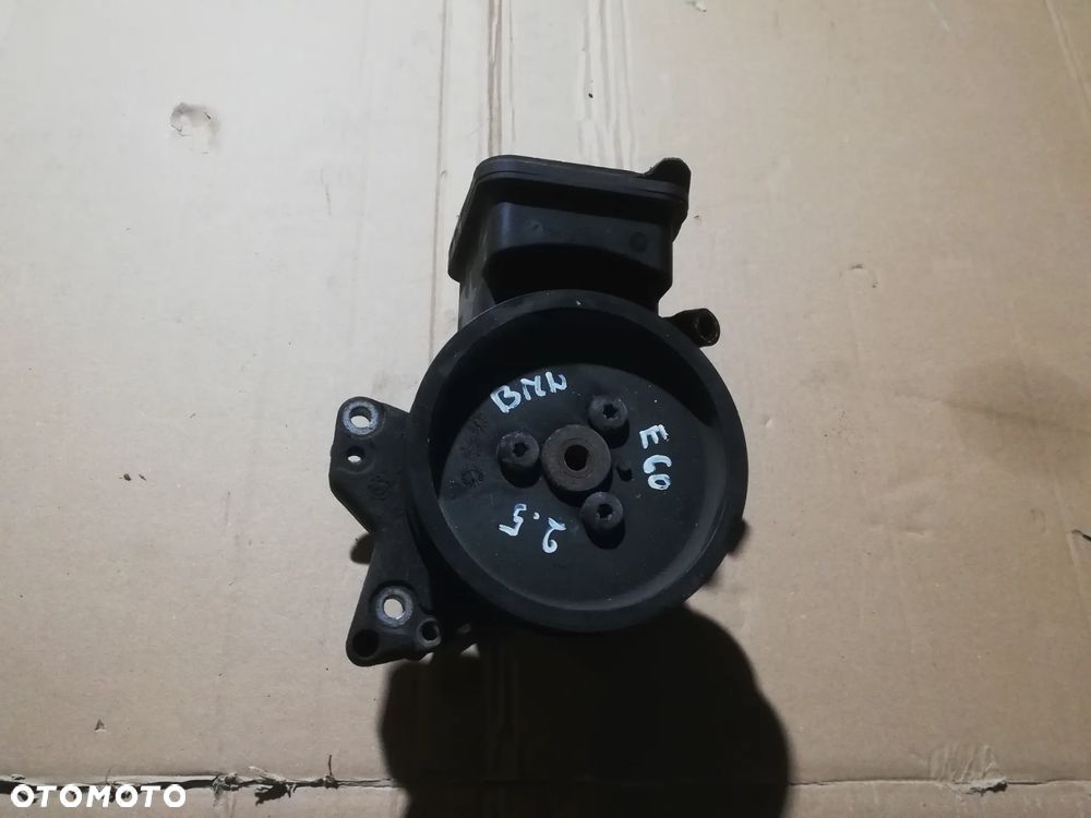 Bmw E60 2.5D pompa wspomagania 7693974