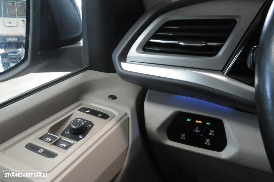 VW Multivan 2.0 TDI Style DSG - 27