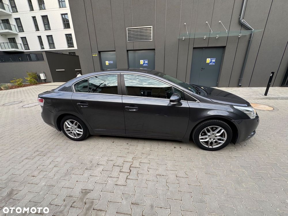 Toyota Avensis - 9