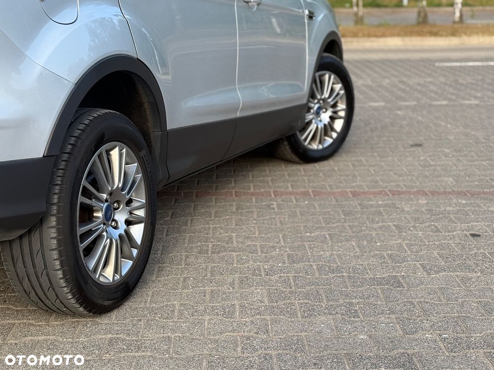 Ford Kuga 2.0 TDCi 2x4 Titanium - 14