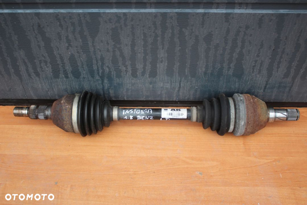 PÓŁOŚ LEWA KRÓTKA MANUAL OPEL INSIGNIA A 1.8 16V A18XER 13228196 AK
