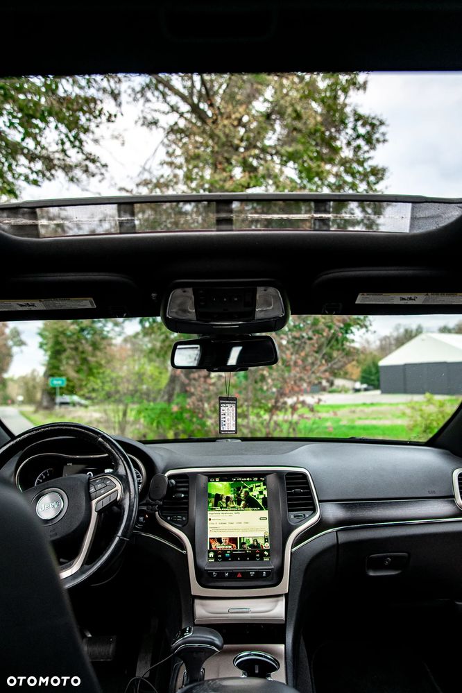 Jeep Grand Cherokee - 15
