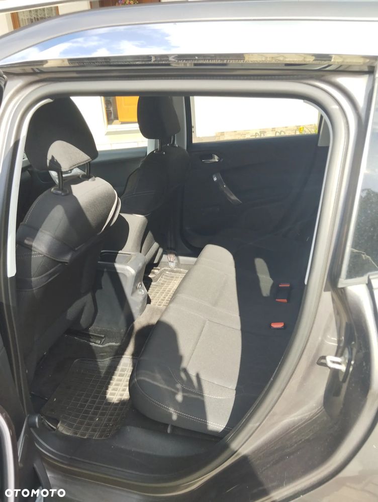 Peugeot 2008 1.2 Pure Tech Active EU6 - 12