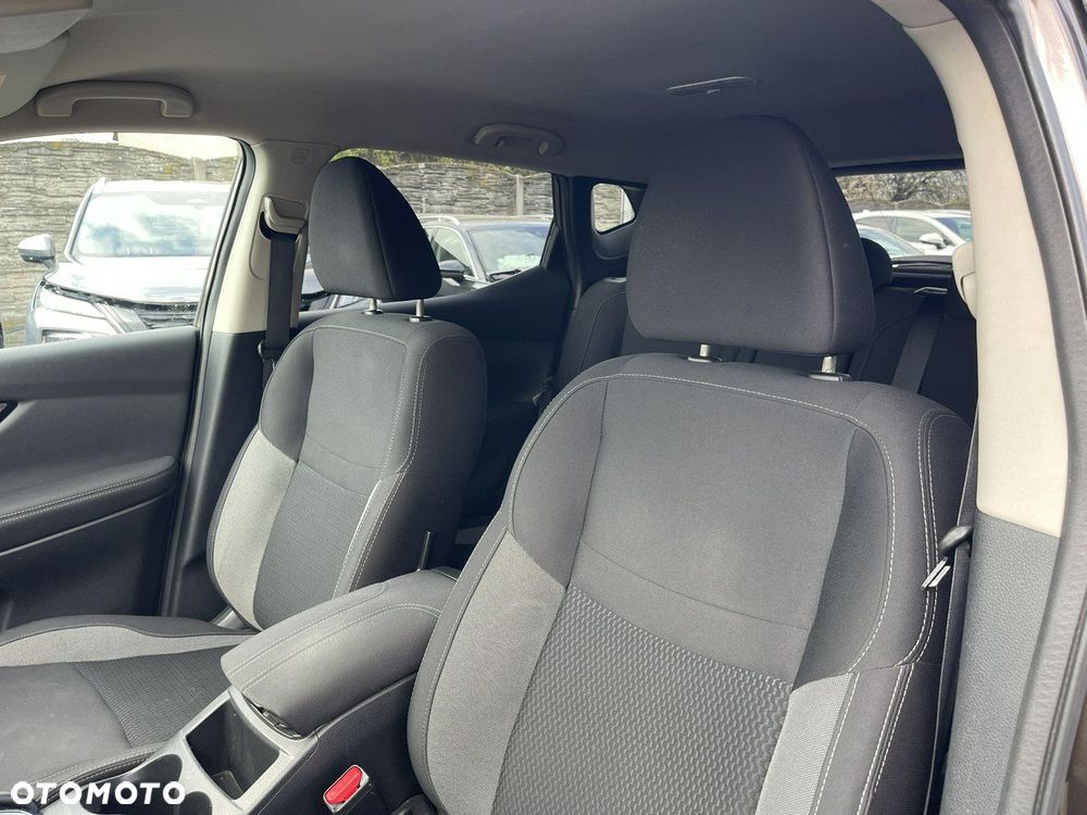 Nissan Qashqai 1.2 DIG-T N-Vision - 11