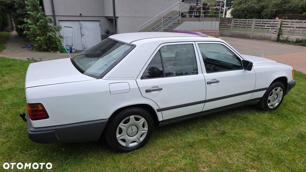 Mercedes-Benz W124 (1984-1993) - 14