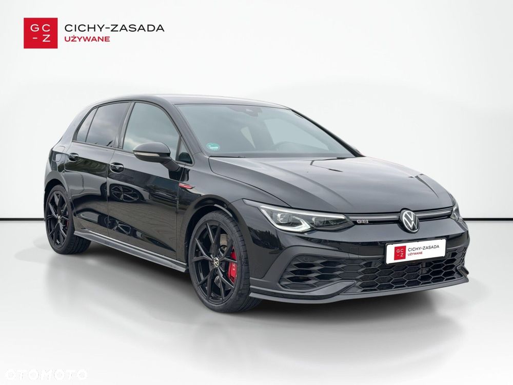Volkswagen Golf - 8