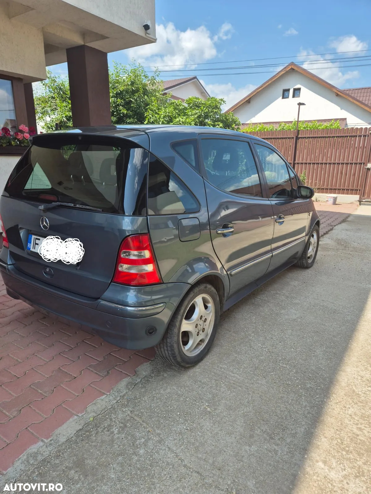 Mercedes-Benz A - 2
