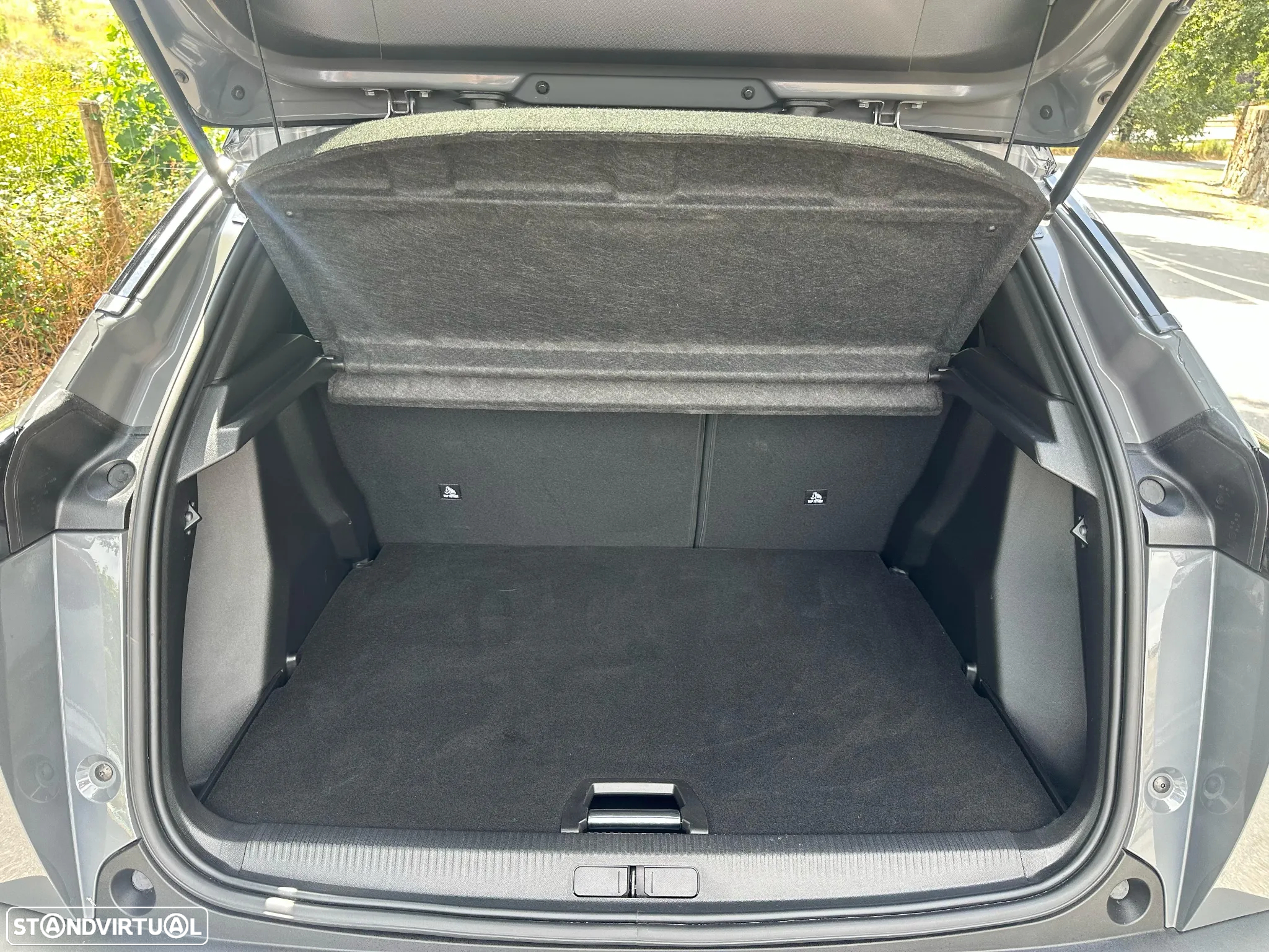 Peugeot e-2008 50 kWh GT Pack - 37