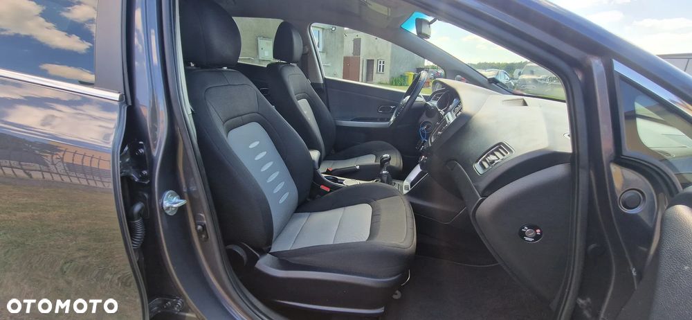 Kia Ceed 1.6 GDI Platinum Edition - 23