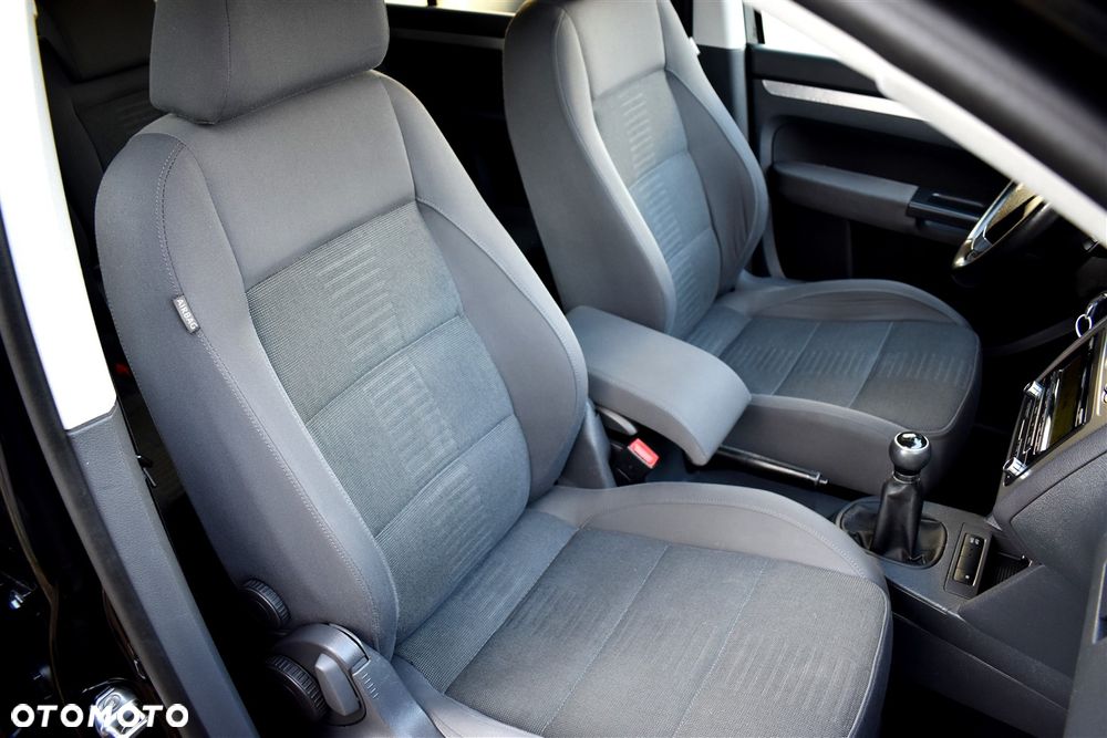 Volkswagen Touran 2.0 TDI DPF Highline - 20