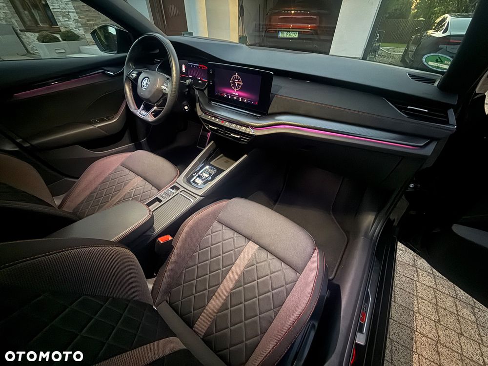 Skoda Octavia 2.0 TDI DSG RS - 9
