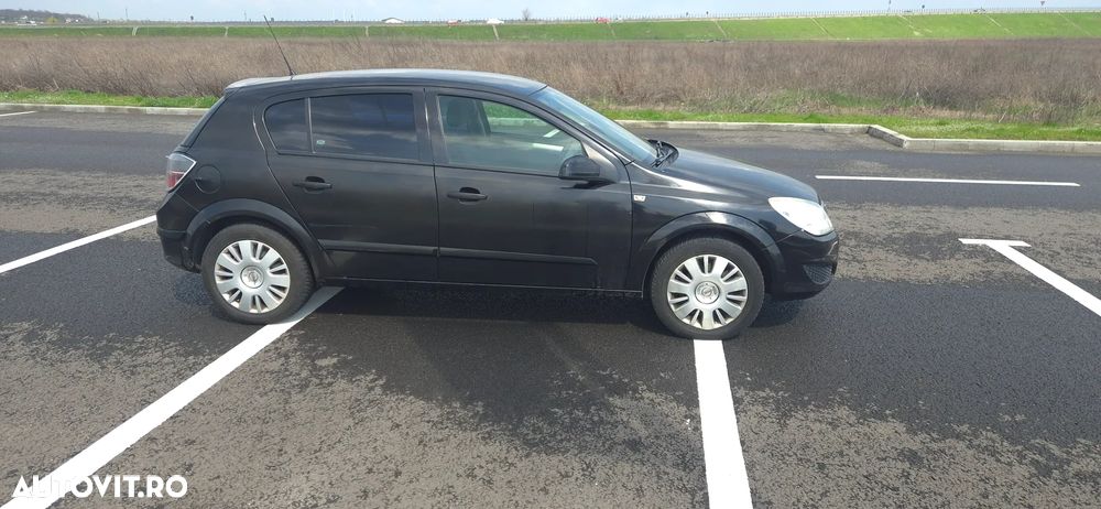 Opel Astra 1.6 Essentia - 5