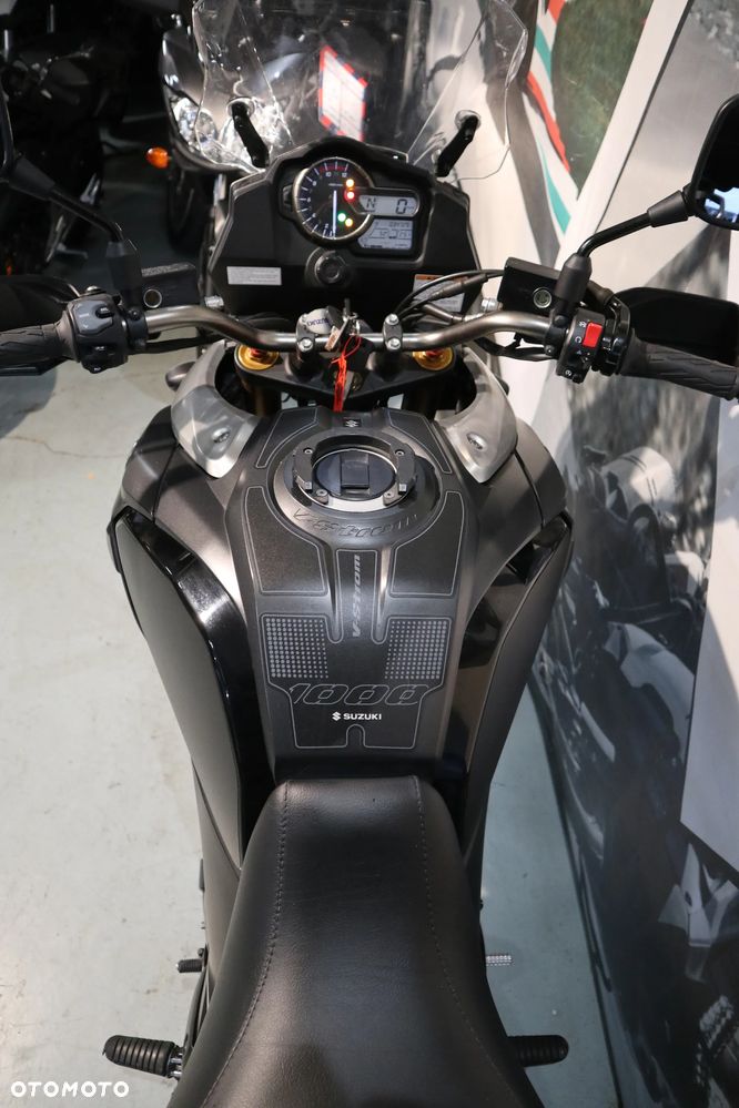 Suzuki V-STROM - 10