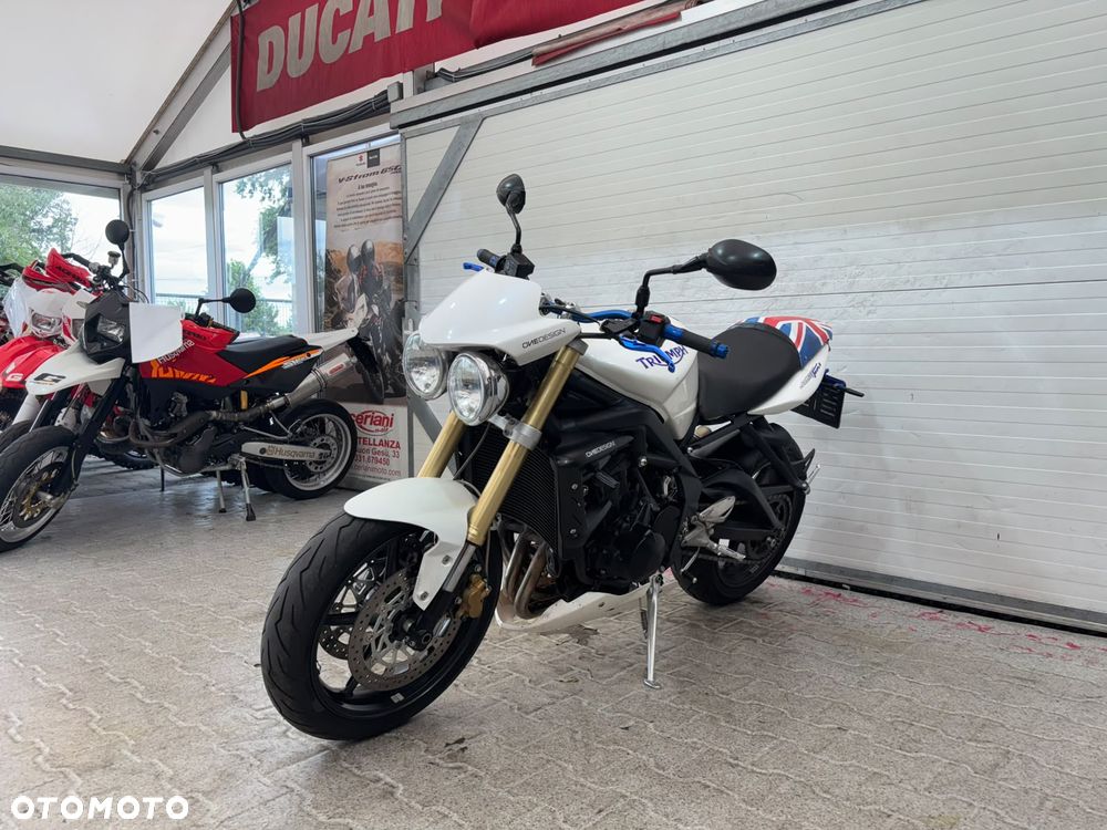 Triumph Street Triple - 18