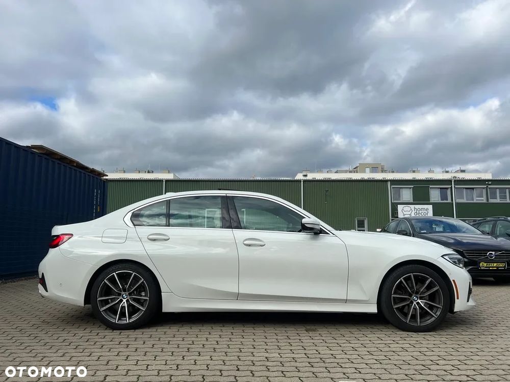 BMW Seria 3 330i Luxury Line - 10