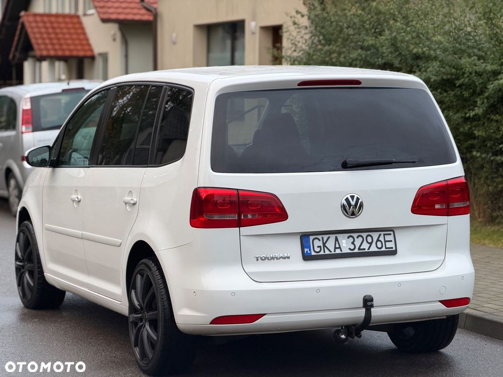 Volkswagen Touran 2.0 TDI DPF BlueMotion Technology DSG Comfortline - 12